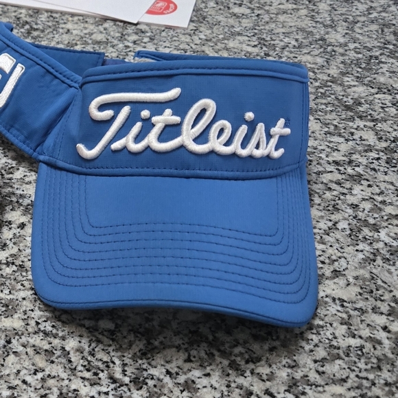 Titleist Hat Cap Visor Strap Back Red Footjoy Pro V1 Golf Spellout Logo - Picture 4 of 4